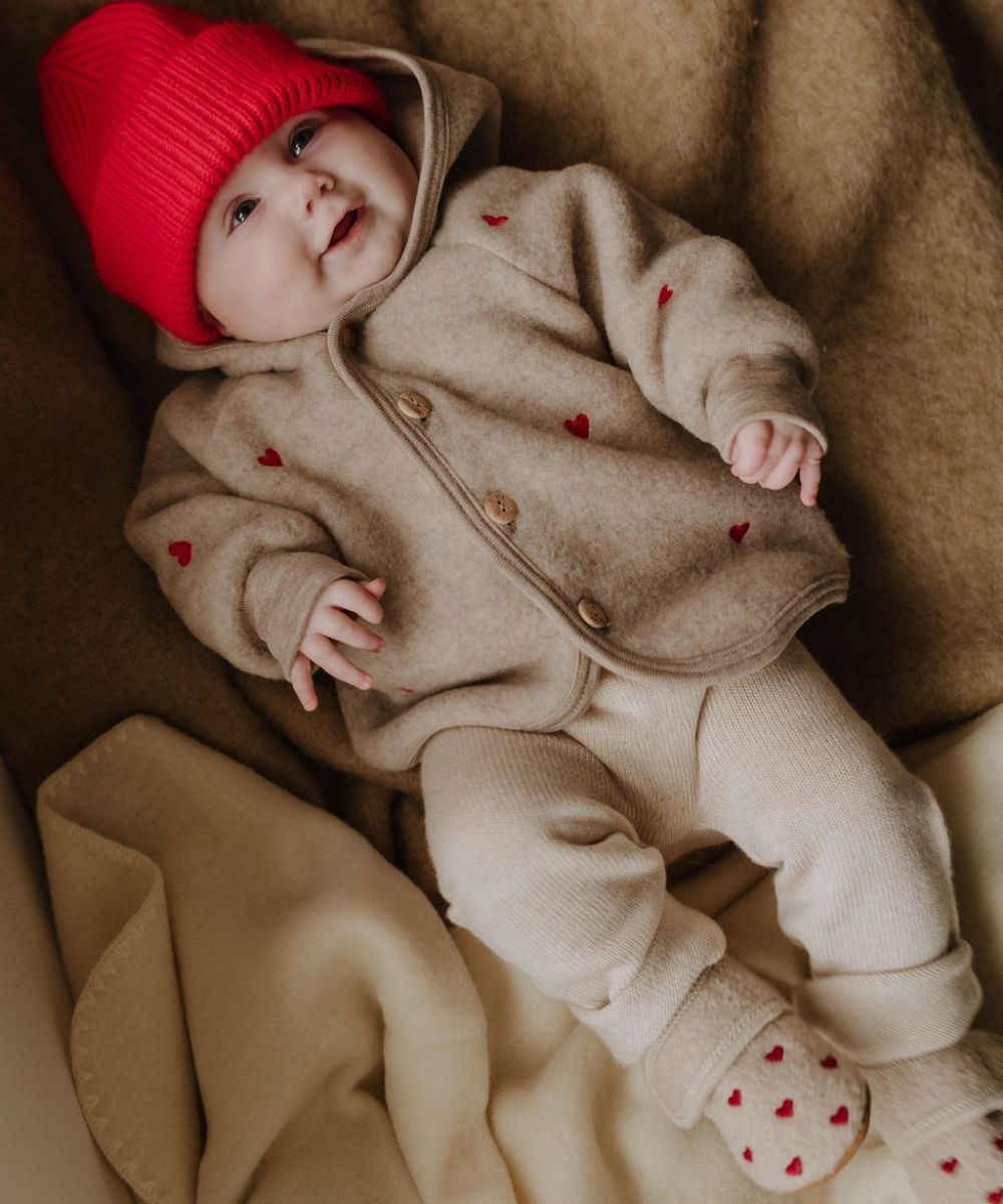 Wollfleece-Jacke mit Herzchen in Sand – Limited Edition