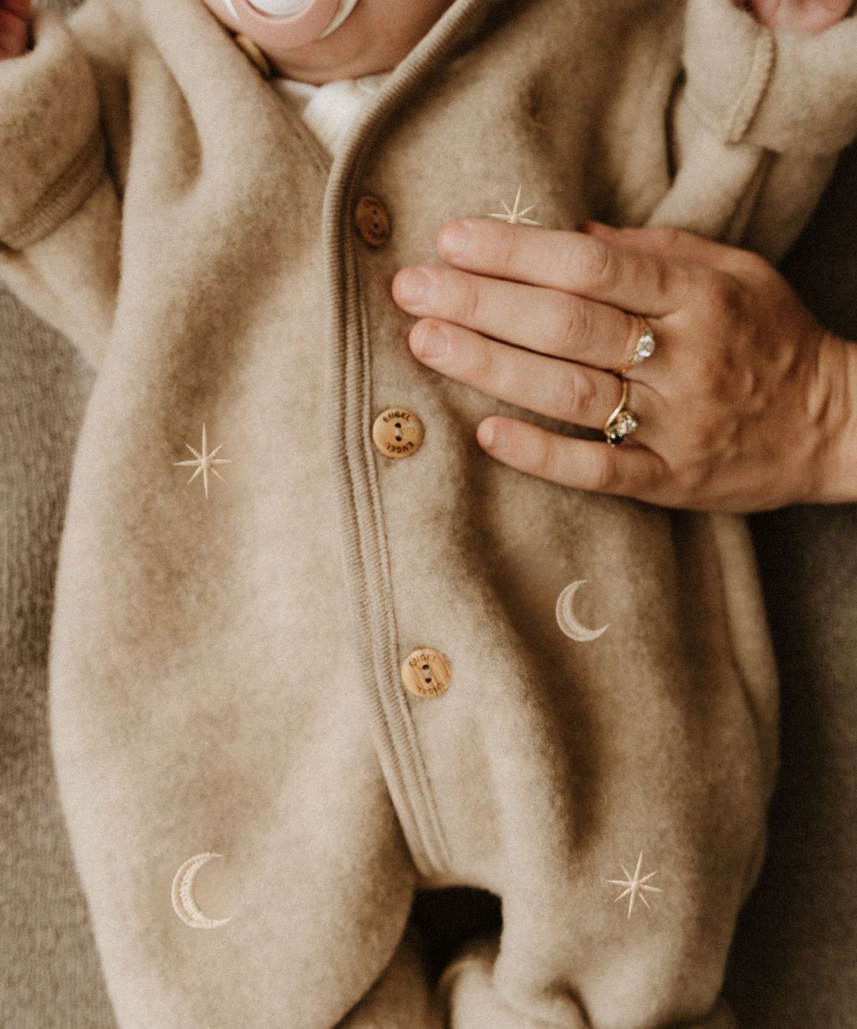 Wollfleece-Overall Sand Limited Edition – Mond & Sterne