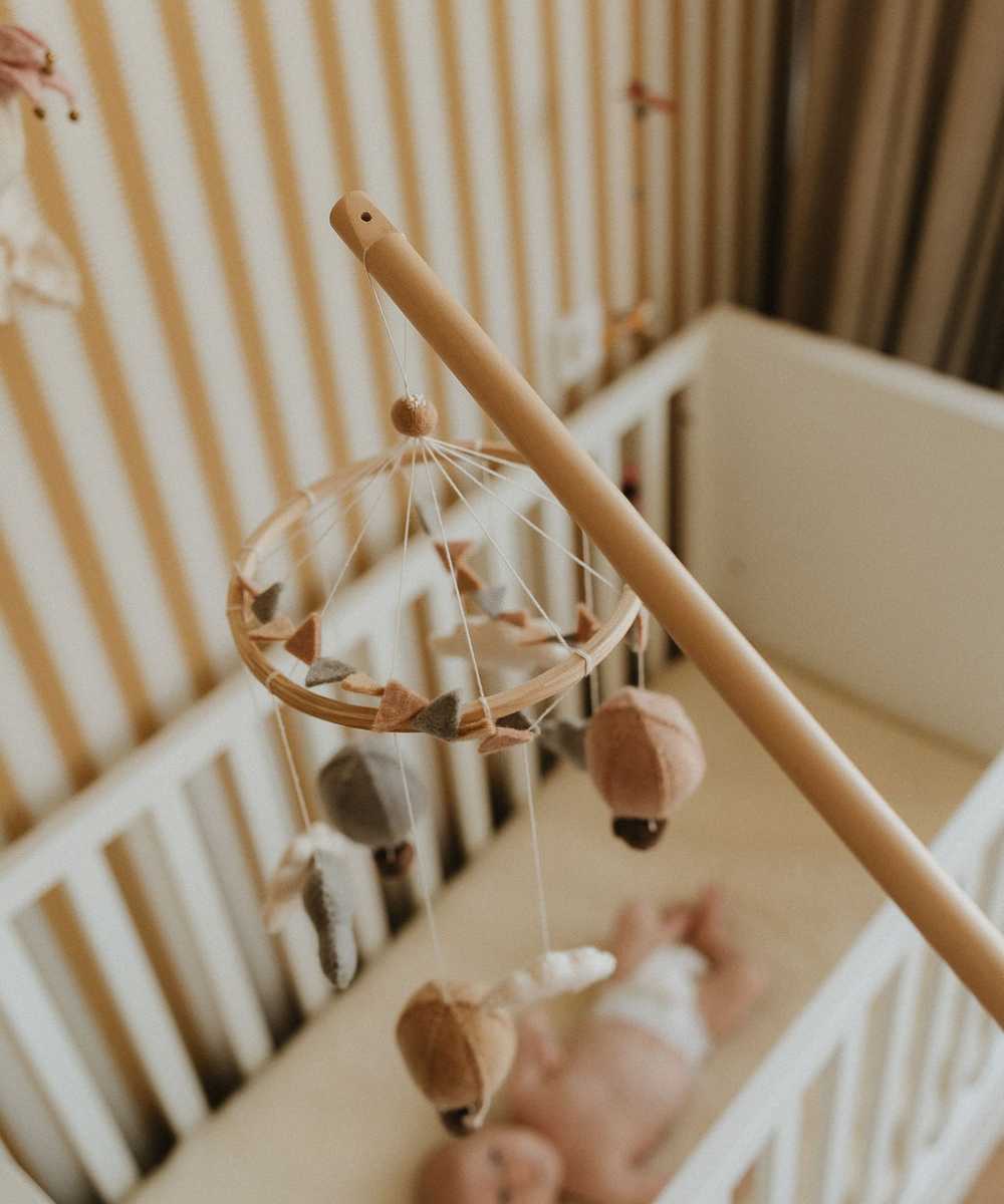Handy-Halter aus Holz
