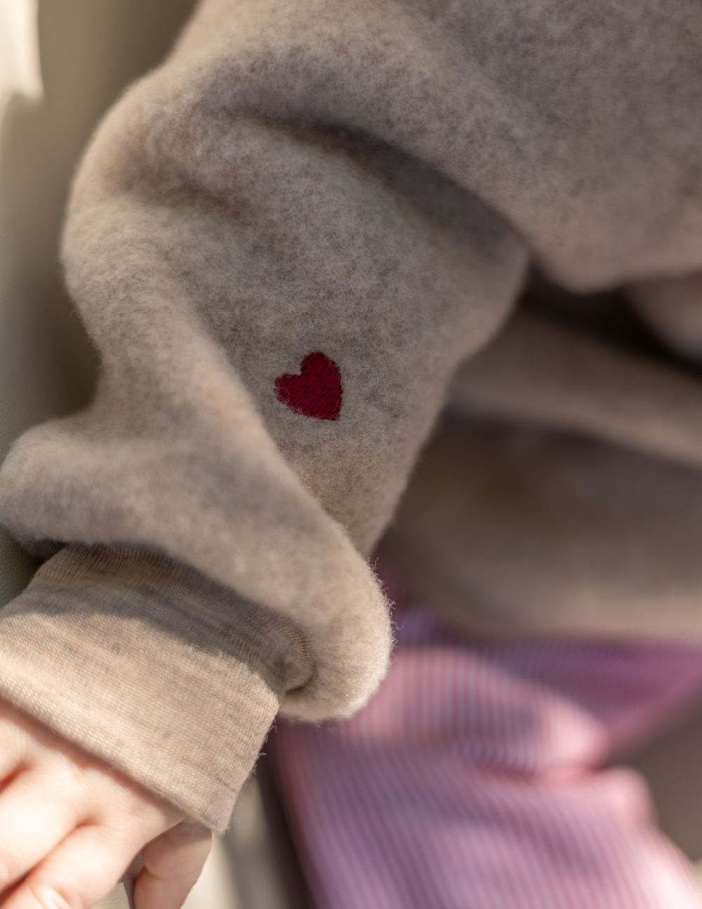 Jasje wolfleece hartjes sand limited edition - Charly's