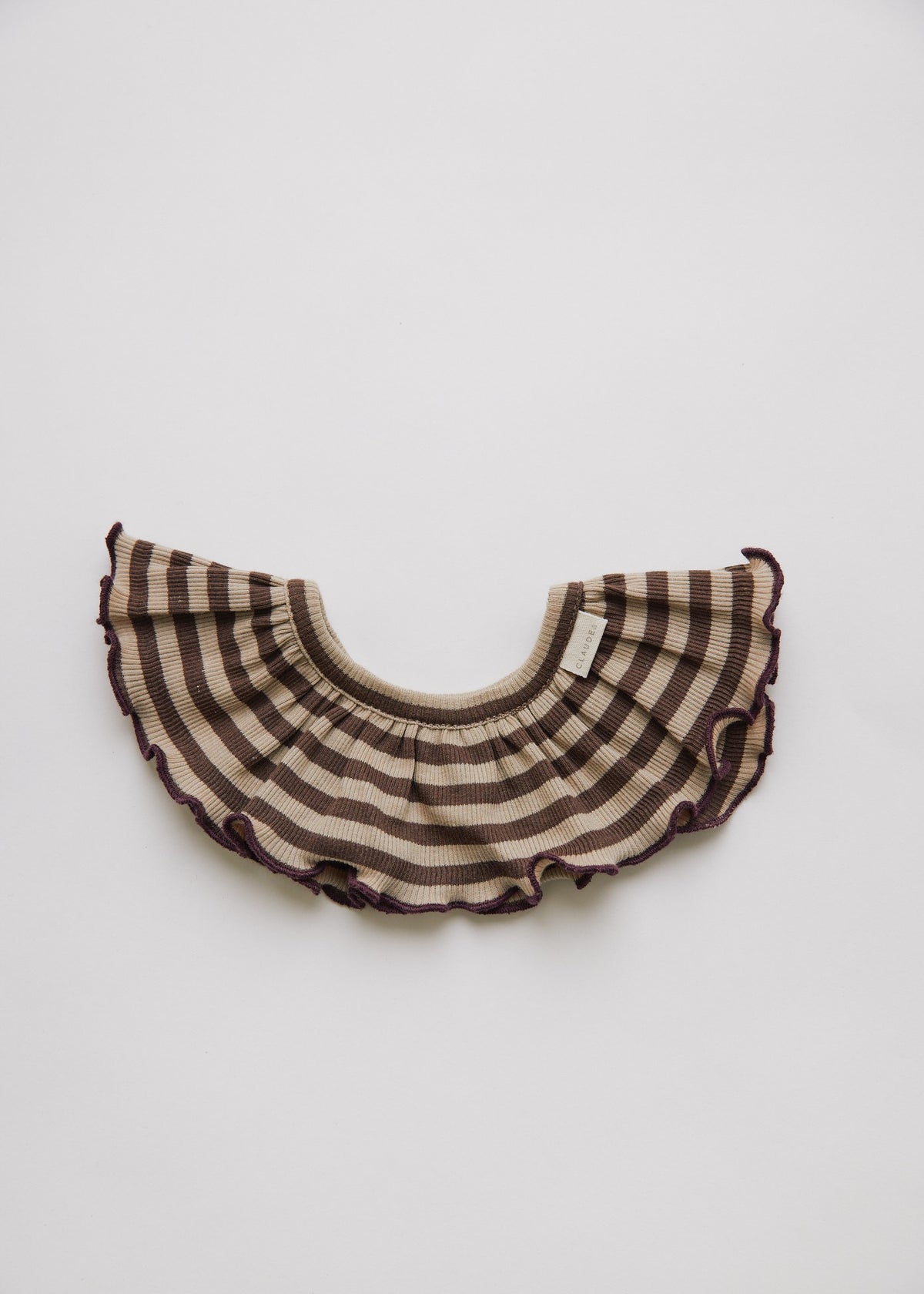 Collar bib acorn